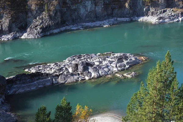 Turquoise Katun Ποταμός Στα Βραχώδη Βουνά Του Altai Μια Ηλιόλουστη — Φωτογραφία Αρχείου