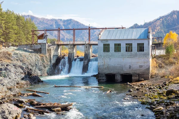 Rusland Republiek Altai Oktober 2019 Herfstlandschap Oude Hydro Elektrische Centrale — Stockfoto