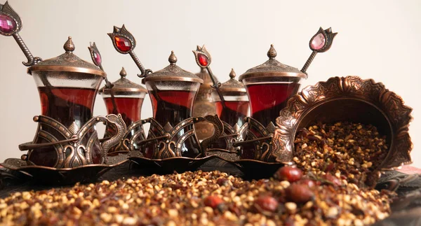 Turecki Zestaw Herbaty Tradycyjnymi Ozdobami — Zdjęcie stockowe