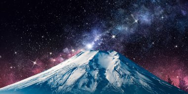 Boşluğu olan sütlü yıldız galaksisi