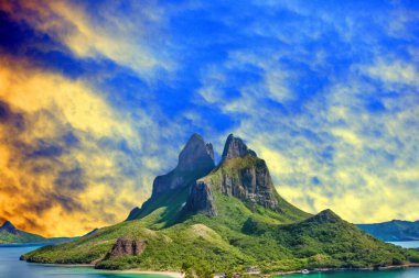 Tropik adalarda gün batımı. Palawan, Filipinler 'deki sahilin güzel manzarası.