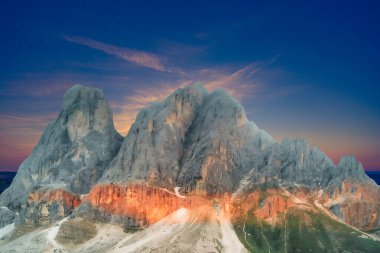 Dağların güzel manzarası