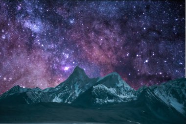 Dağların güzel manzarası