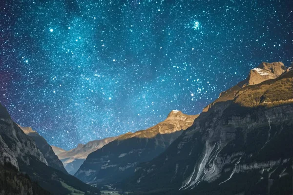 Yıldızlı ve samanyolu gece gökyüzü