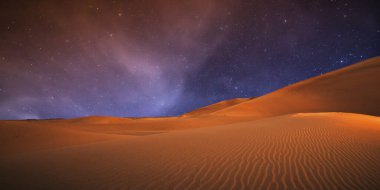 Kum tepeli Samanyolu 'nun gece manzarası