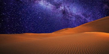 Samanyolu ile çöl kumu