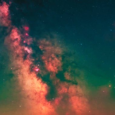 Renkli nebula ve galaksi