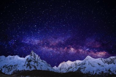 güzel samanyolu ve dağ manzarası