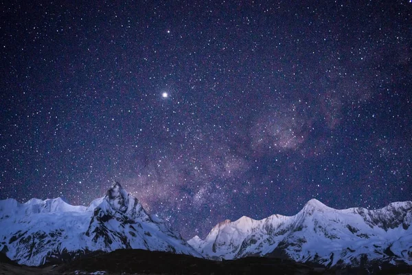 Dağlarda Samanyolu Galaksisi