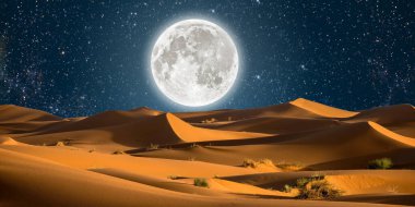 Dağlarda ay ışığı.