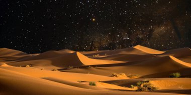 Çölün gece manzarası, sahara 'nın samanyolu