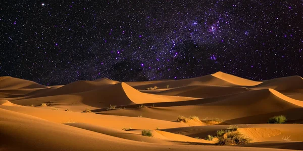 Yıldızlı ve samanyolu güzel gece gökyüzü