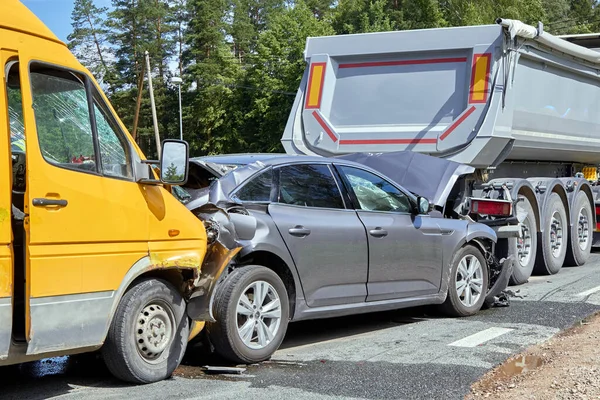 Lipca 2020 Cena Łotwa Uszkodzone Samochody Autostradzie Miejscu Wypadku Powodu — Zdjęcie stockowe