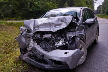 20 Haziran 2020 Ogre, Letonya: ağır bir kamyonla çarpışan araba, ulaşım geçmişi