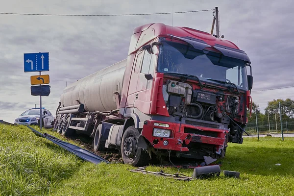Septiembre 2020 Bauska Letonia Coche Después Una Colisión Con Camión —  Fotos de Stock