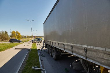 11 Mayıs 2021, Riga, Letonya: Bir kamyonla çarpışma, ulaşım geçmişi...