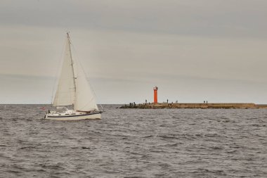 Eğlence gemisi limandan Riga Körfezi 'ne gidiyor.