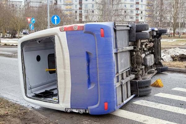 Febrero 2021 Riga Letonia Dañó Automóviles Redada Ciudad Escena Accidente — Foto de Stock