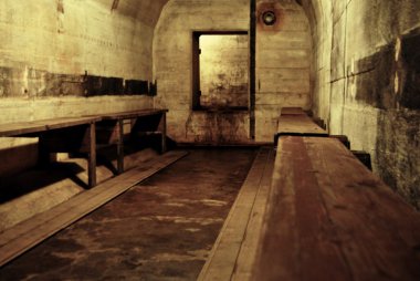 Dentro al bunker