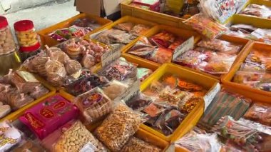 Malezya sabah pazarı veya Pasar Pagi, yerel kültürün önemli bir parçasıdır..