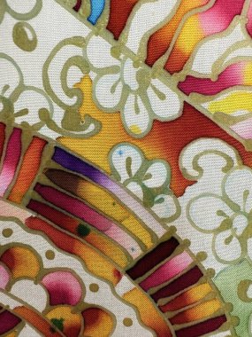 Akan çizgiler ve zengin renkler geleneksel zanaatkarlığın güzelliğini ve çağdaş sanatın ifadesini gözler önüne seriyor. Kültürel miras, etnik tarz, renk estetiği ve sanatsal yaratılış gibi görsel temalar için uygundur.