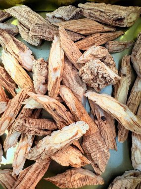 Çin şifalı bitkileri Astragalus kökü
