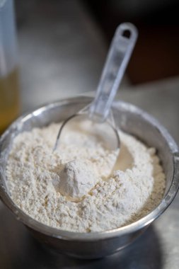 Un ve Kepçe ile Paslanmaz Kase