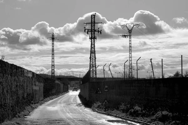 Eski terk edilmiş fabrika binası