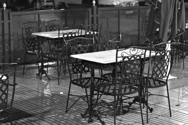 kafe masaları ve sandalyeleri