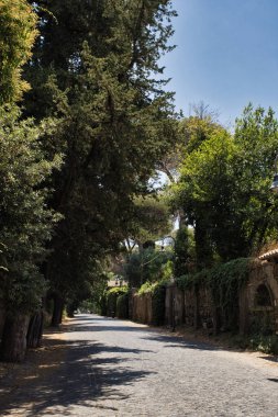 Roma, İtalya 'ya seyahat, Appian Yolu' nu ziyaret etmeden olmamalı..