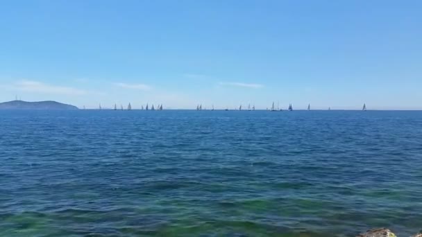 Sailboats by the shore, istanbul, Caddebostan — Stock Video