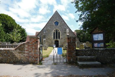 Warblington, Hampshire, İngiltere. 29 Haziran 2025. St Thomas Becket Kilisesi ve Mezarlığı, Warblington Giriş ve Bilgi Kurulu