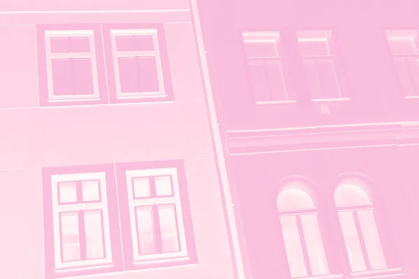 房屋的浅粉色立面 粉红背景 — 图库照片