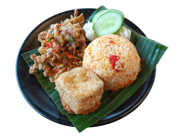 Endonezya Çıtır Tavuğu Sambal Matah Kızarmış Pirinç