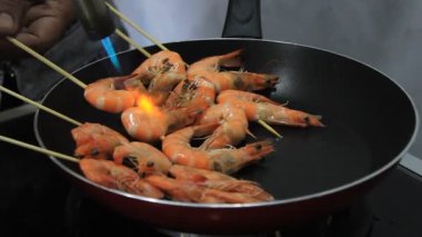 Mutfak Ustası Profesyonel Karides Meşalesi