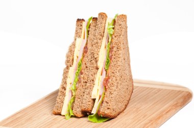 Sandviç sosis ve peynir ile 