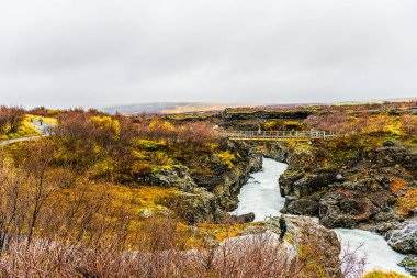 Barnafoss ve Hraunfossa Şelaleleri, İzlanda - 15 Ekim 2025