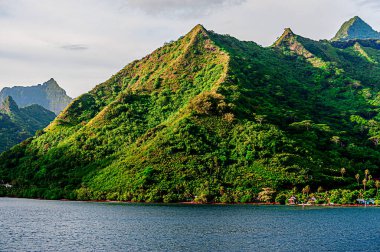 Moorea, Fransız Polinezyası, Şubat 05, 2016: Ada Görünümü