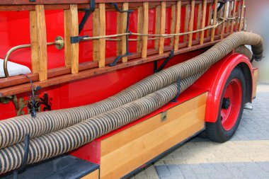 Tiel, Hollanda, 2 Haziran 2012. Gösteri polisi, ambulans ve itfaiye. Resimler sadece editörler içindir..