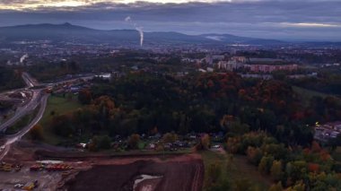 Banliyö büyüme sahnesi, altyapısı olan banliyöleri genişletmek, banliyö gelişiminin havadan görüntüsü