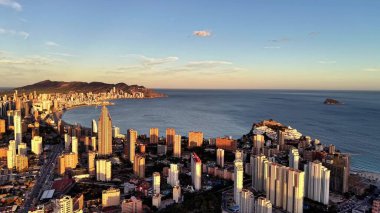 Hava Sahil Kenti Gündoğumu Gayrimenkul Fotoğrafçısı Rıhtımda Yüksekleri Yakalıyor, Parıldıyor