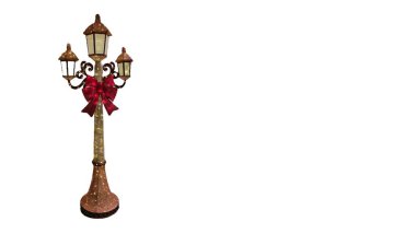 Karikatür dizaynlı seramik dekoratif mum tutucu ve beyaz arkaplanda izole edilmiş kırmızı fiyonk