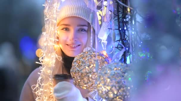 Portrait Young Happy Girl White Hat Looking Camera Smiling Bright — Vídeo de Stock