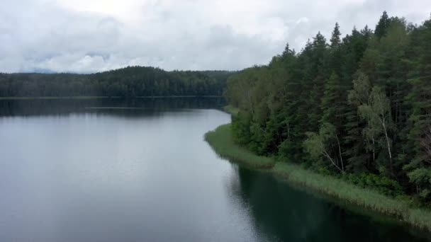 在国家公园的布拉斯拉夫湖的空中风景 蓝色美丽的水 白俄罗斯 — 图库视频影像