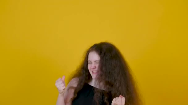 Happy Young Girl Curly Hair Posing Isolated Yellow Background People — Stock Video