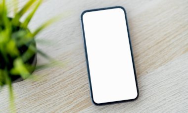 Reklam, taklit, teknoloji, reklam, arama bilgileri, yaratıcı tasarım, sosyal medya, çevrimiçi pazarlama, sohbet, telefon için boş beyaz cep telefonlu modern akıllı telefon