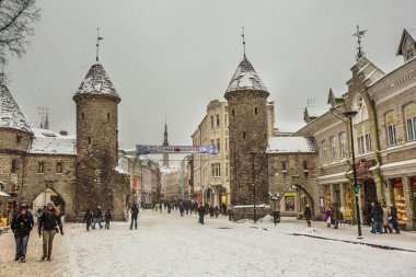  Eski şehir Tallinn giriş kapılarında Viru