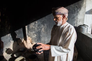  Omani ihtiyar