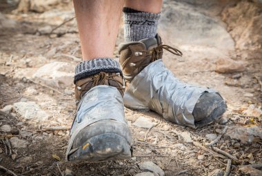 Yürüyüş ayakkabılarımı yakın outoors