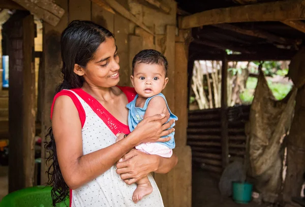 Mother holding her child — Stock Photo, Image